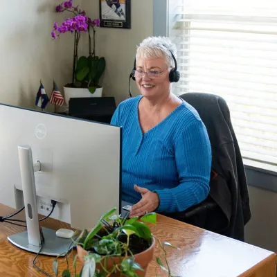 office-staff-customer-service